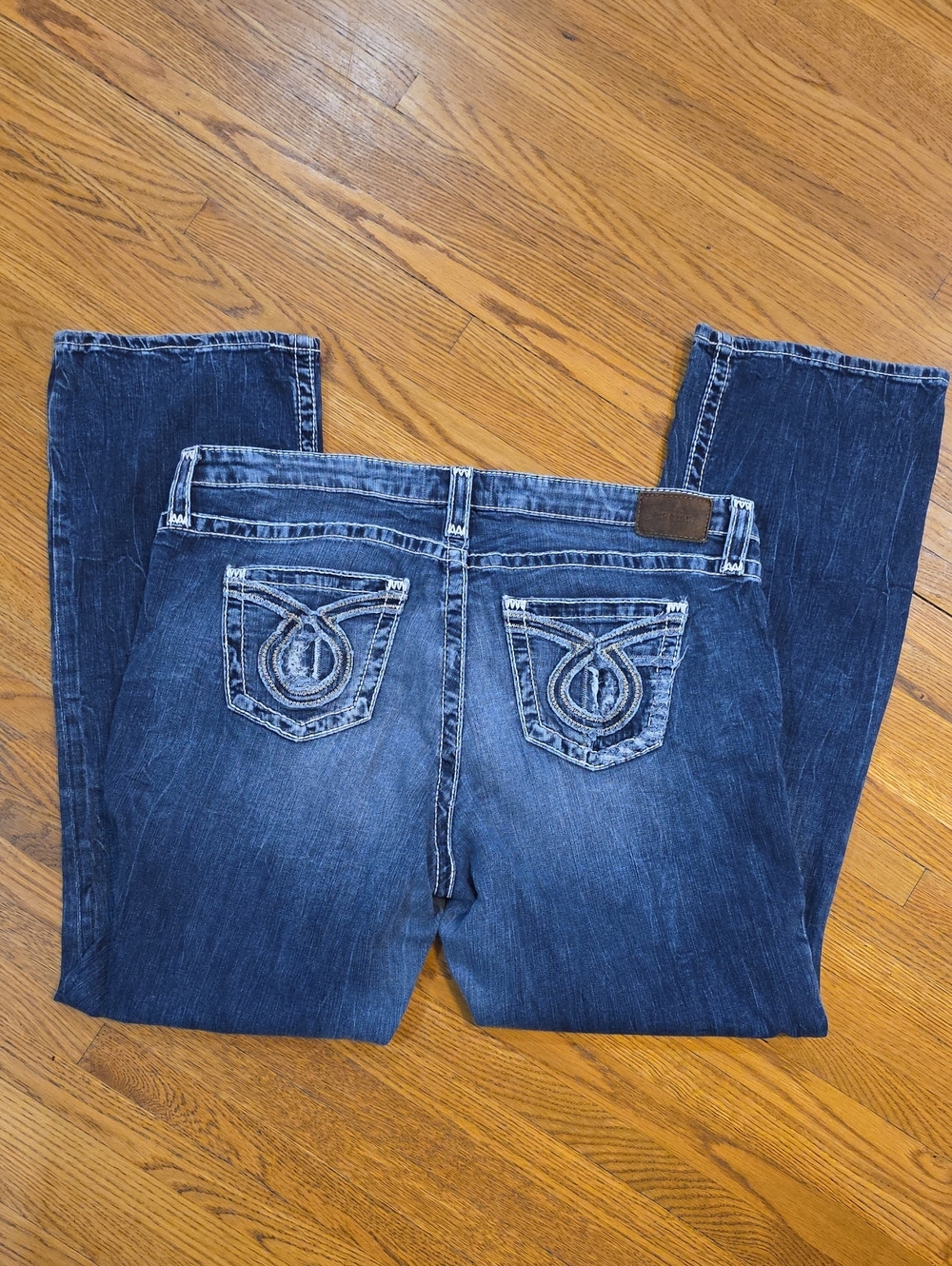Women’s Maddie Boot Dark Wash Blue Jeans Embroidered Back Pockets Size 36R